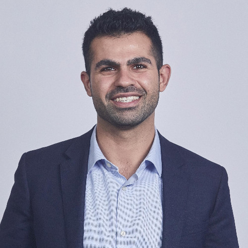 Portrait of Peyman Moeini, CxO and Co-Founder of RavenTrack